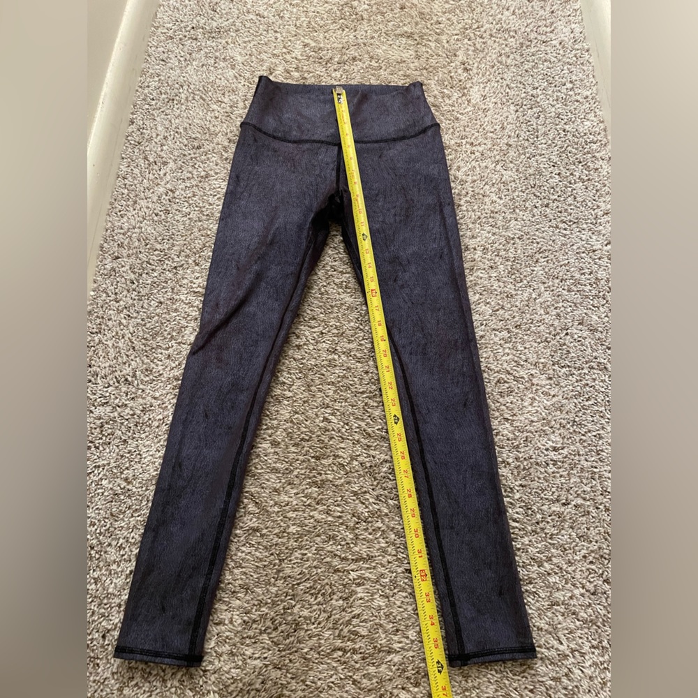 ALO Yoga Airbrush Metallic Blue High Rise Legging. Size Medium.